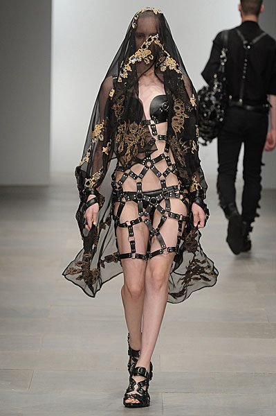 KTZ_1318082488.jpg_399x600