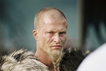 Til_Schweiger-4_1320179974.jpg_450x303