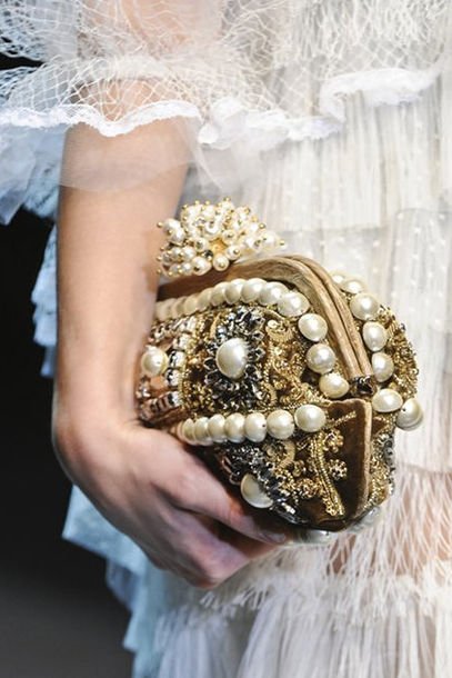 7987_hw.dolcegabbana.1.00290h1_article_gallery_portrait.jpg